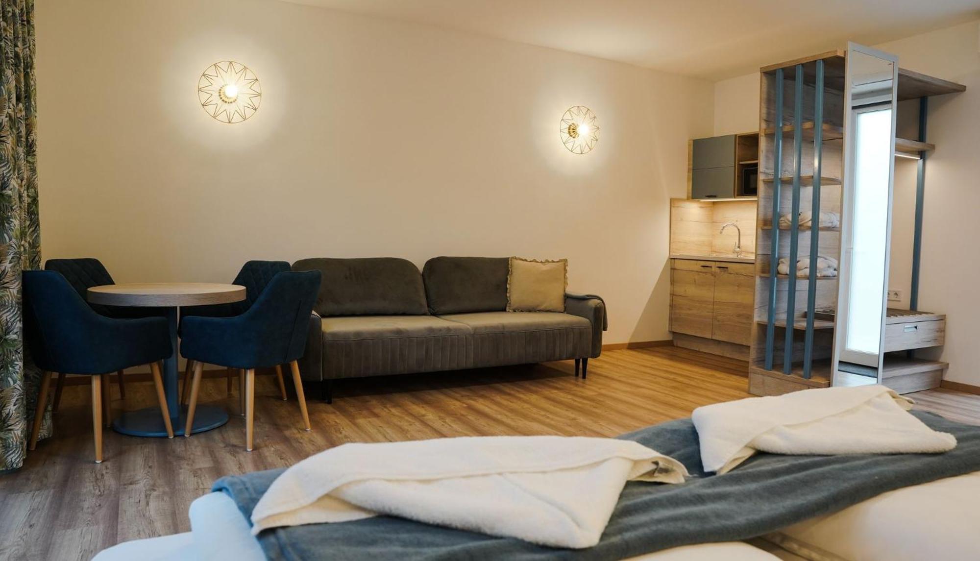 Napsugar Club Es Panzio Bed and Breakfast Fonyód Exteriör bild